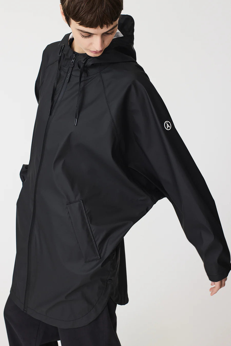 tanta-sky-raincoat-black