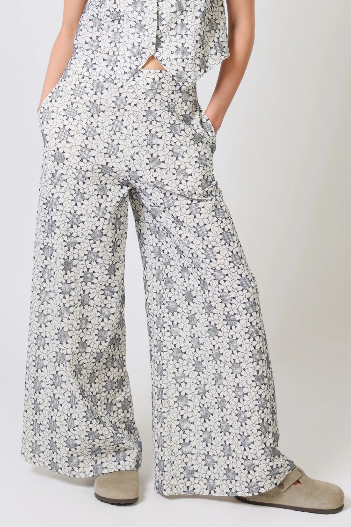 Traffic-People - Women's-Miss -Daisy -Rene -Trousers -Navy -Floral- Cotton - MDY10972008