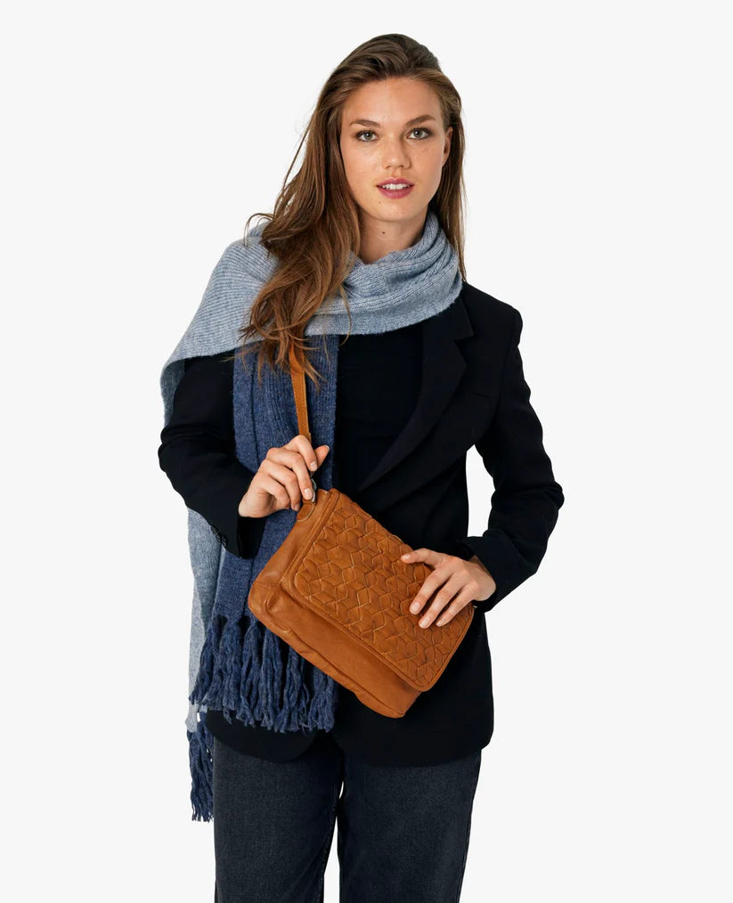 Unmade Copenhagen - MANDI Cross Body Leather Bag - Cognac