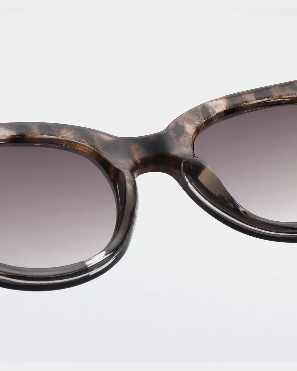 a-kjaerbede-lilly-womens-sunglasses-coquina