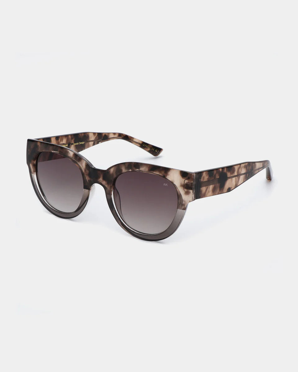 a-kjaerbede-lilly-womens-sunglasses-coquina