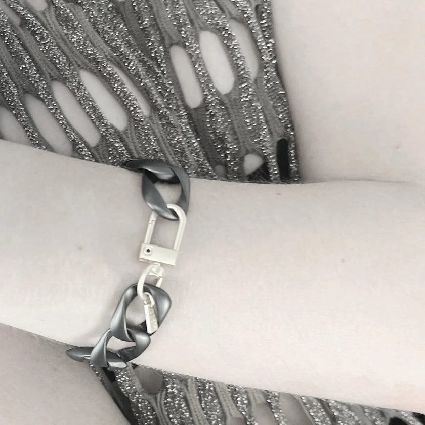 dnsk-anastazia-lock-link-bracelet-hematite-plating