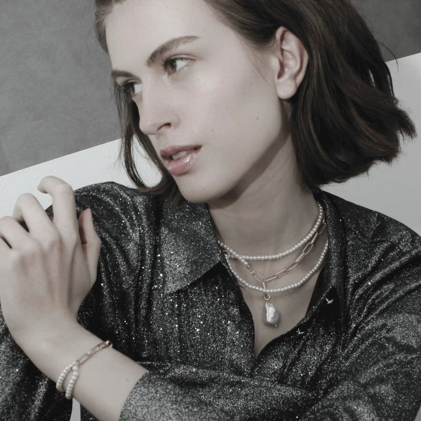 dnsk-audrey-short-chunky-pearl-mix-necklace-silver