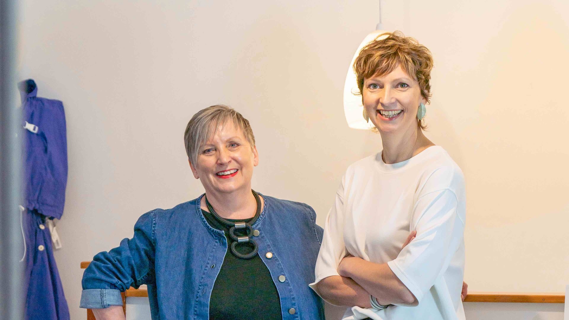 joanna-and-debbie-style-it-live