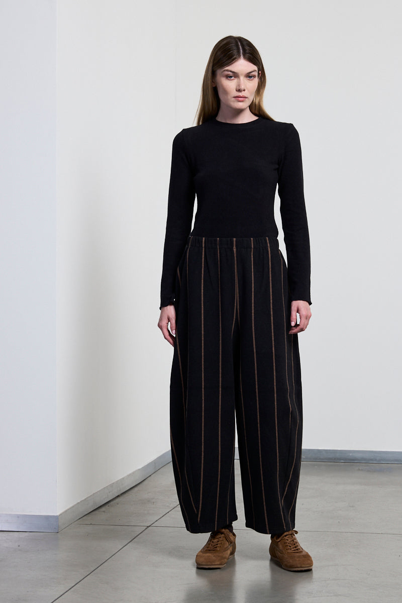 neirami-aw25-womenswear-easy-trousers-p838bg-b-gessato-brush