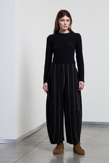 neirami-aw25-womenswear-easy-trousers-p838bg-b-gessato-brush