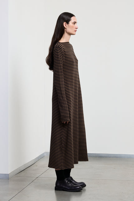 neirami-aw25-womenswear-long-dress-d007ms-tabacco