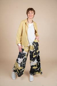 Neirami - Women's Midi Jacket in Golden Pelleovo