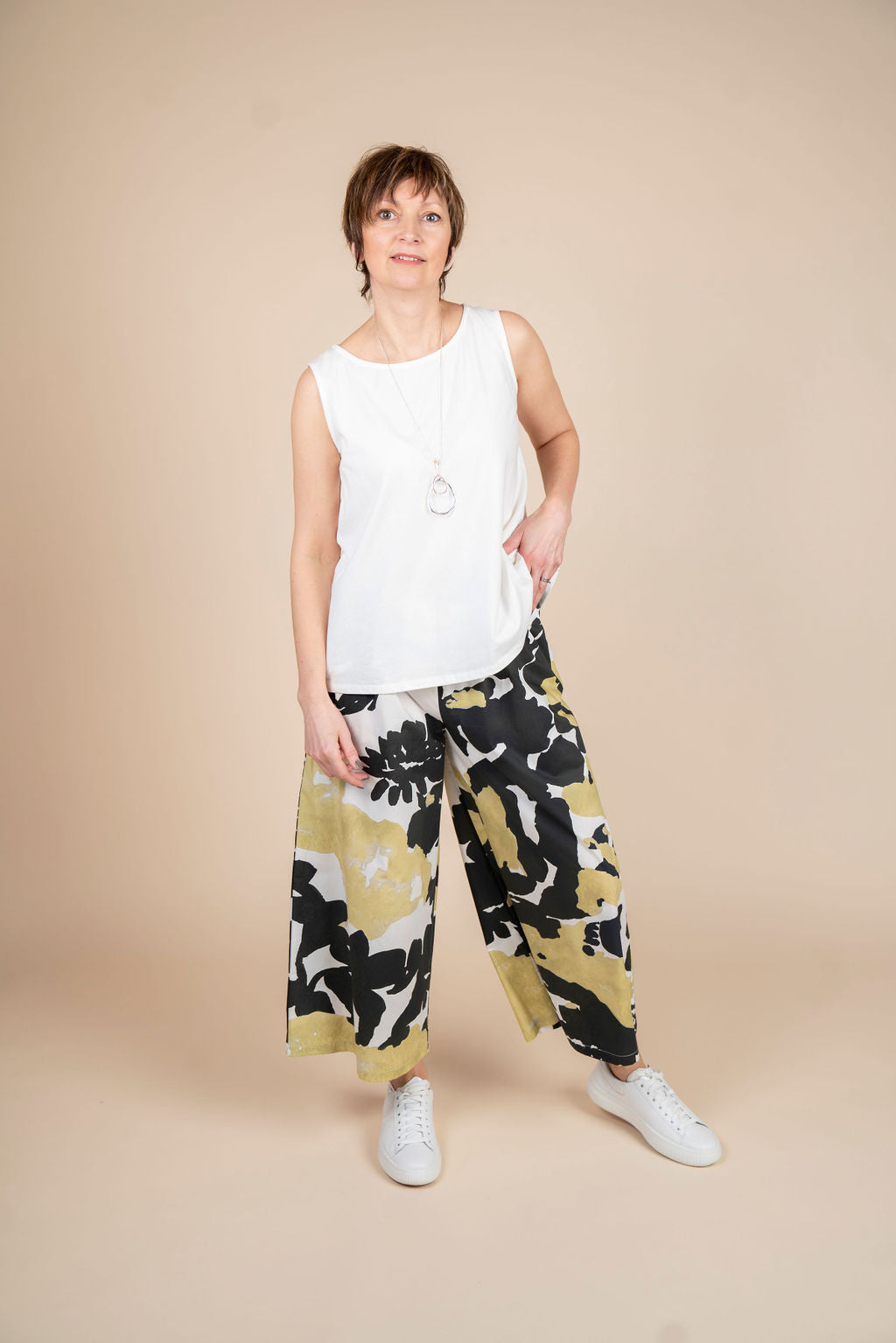 neirami-womens-wide-trousers-in-astratto-f-golden-kings-road-fashions