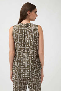 Tinta y Bariloche Women's Beta Sleeveless Viscose Shirt in Khaki
