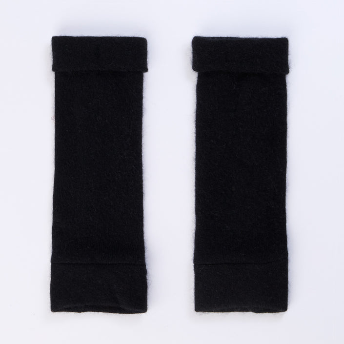turtle-doves-recycled-cashmere-fingerless-gloves-black