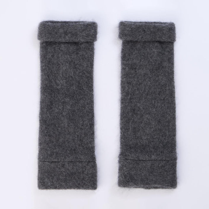turtle-doves-recycled-cashmere-fingerless-gloves-in-charcoal