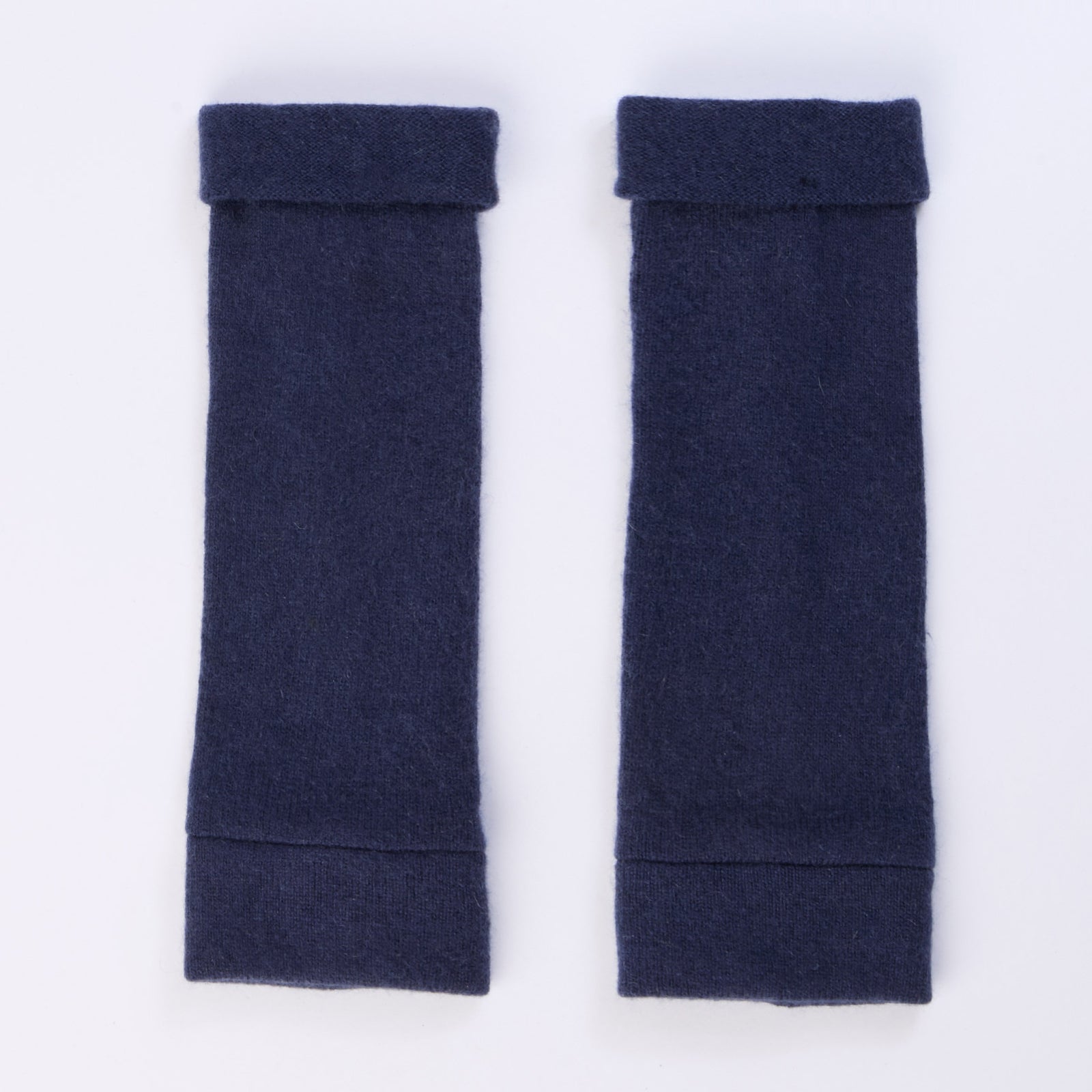 turtle-doves-recycled-cashmere-fingerless-gloves-in-denim-blue