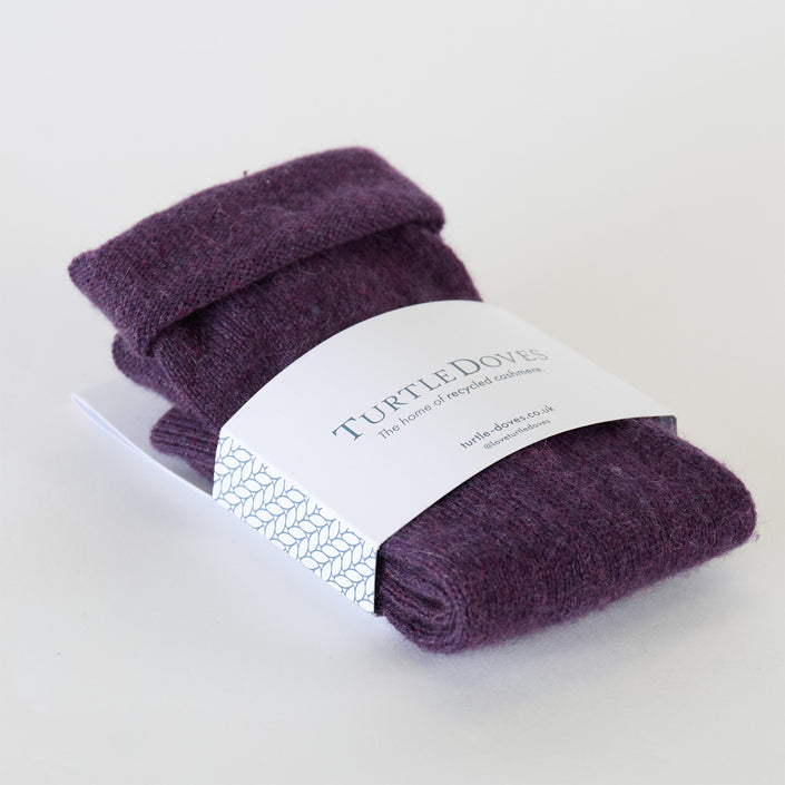 turtle-doves-recycled-cashmere-fingerless-gloves-in-purple