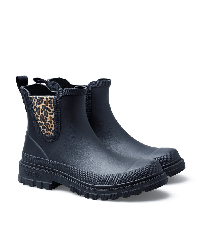 verbenas-rainboots-lua-mate-animal-fur-black-sand-leo