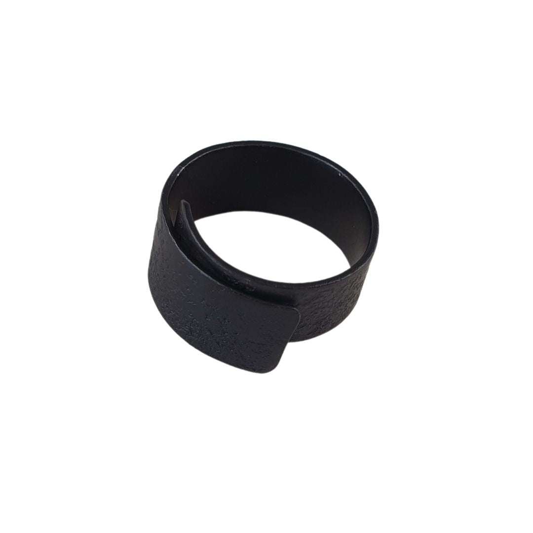 Oana_Millet_Ring_r69-black_6