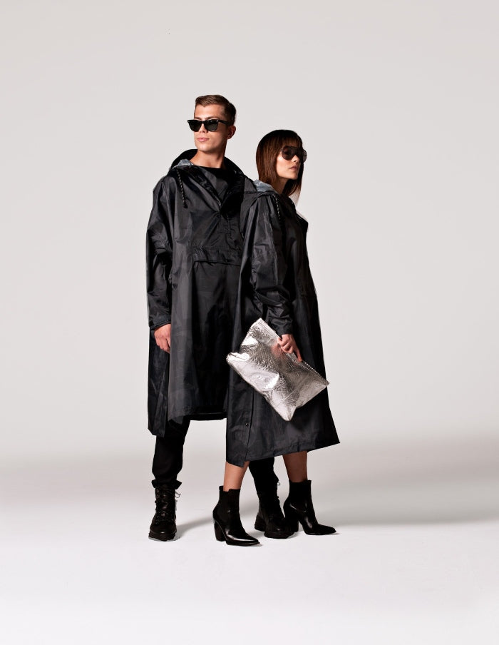 Rainkiss-Poncho-Back-to-Black-Camo