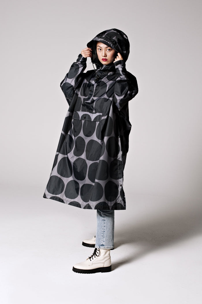 Rainkiss-Black-Polka-Rain-Poncho