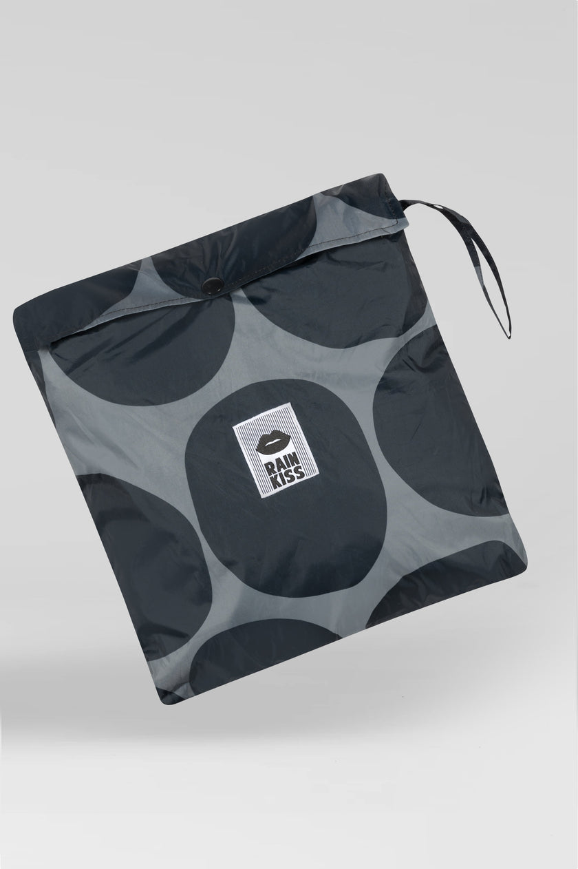 Rainkiss-Black-Polka-Rain-Poncho-pouch