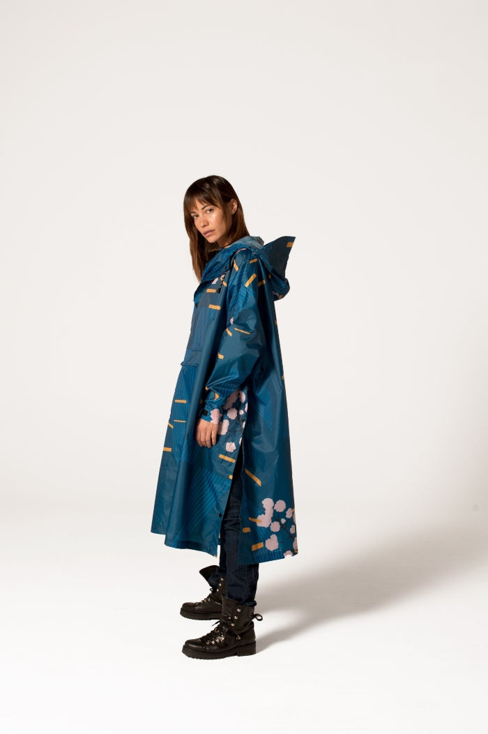 rainkiss-japanese-blossom-poncho