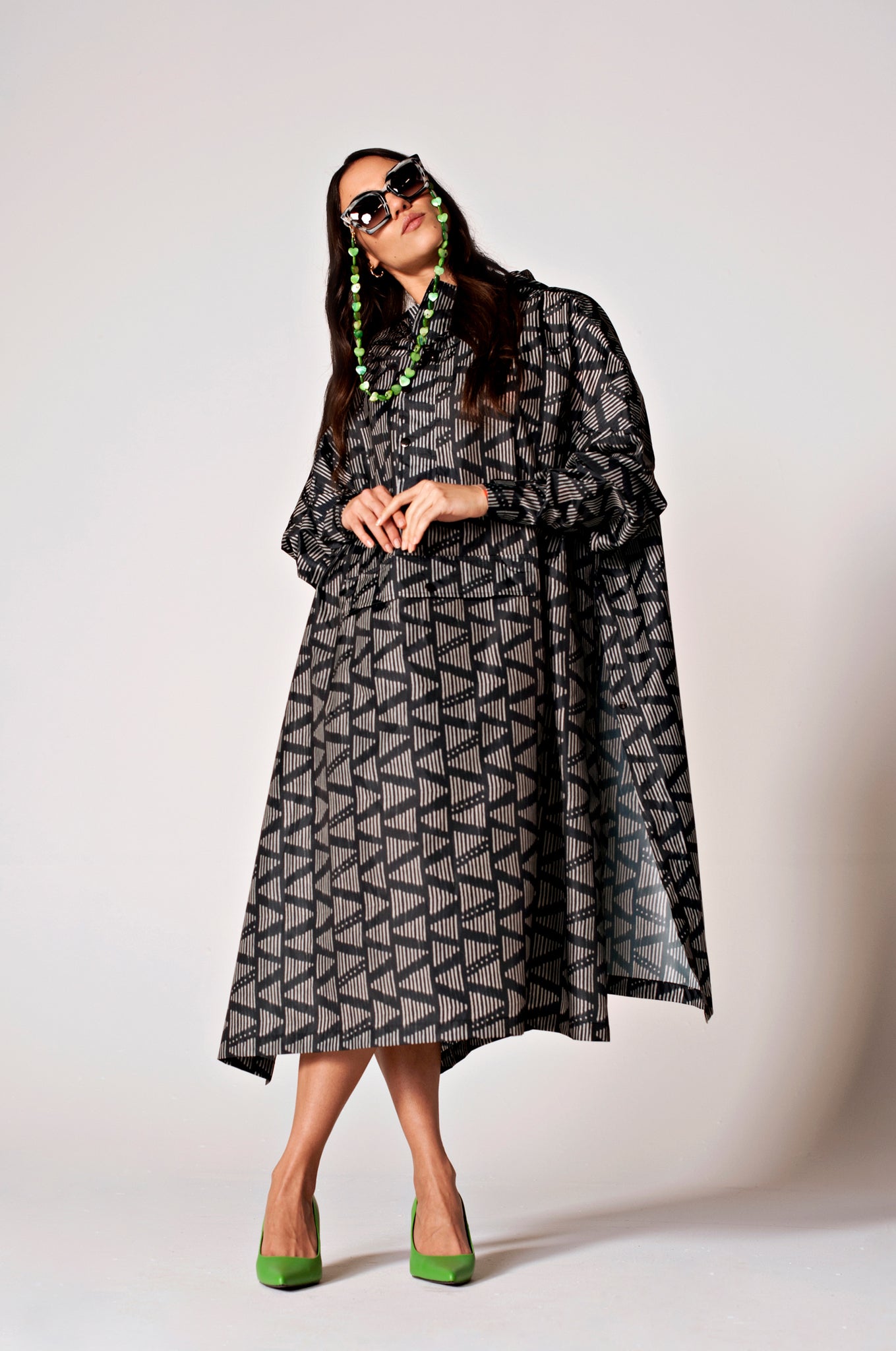 Rainkiss-waterproof-poncho-Moa